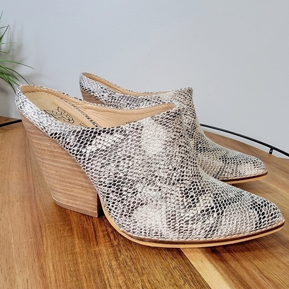Beast Fashion Snakeskin Print Western Mule Booties Size 6 - Picture 8 of 17